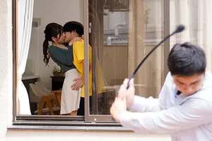 Chị gái phải ngủ với tên giang hồ trong 10 ngày để đền bù cho em trai