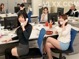 Làm liều nện cấp trên nữ khi ngủ chung phòng khi đi công chuyện vietsub
