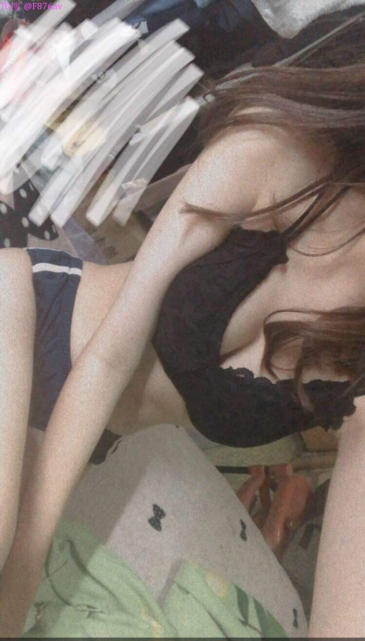 AKDLD-199 Lovey-dovey KISS Ghi lại cảnh hôn bạn gái nhiều lần, sáng và tối